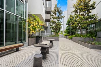 Courtyard space at l seven apartments in san francisco, ca 94103